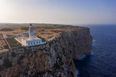 lighttower-at-the-eastern-end-of-formentera