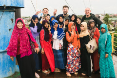 photo-with-the-strangers-in-aceh